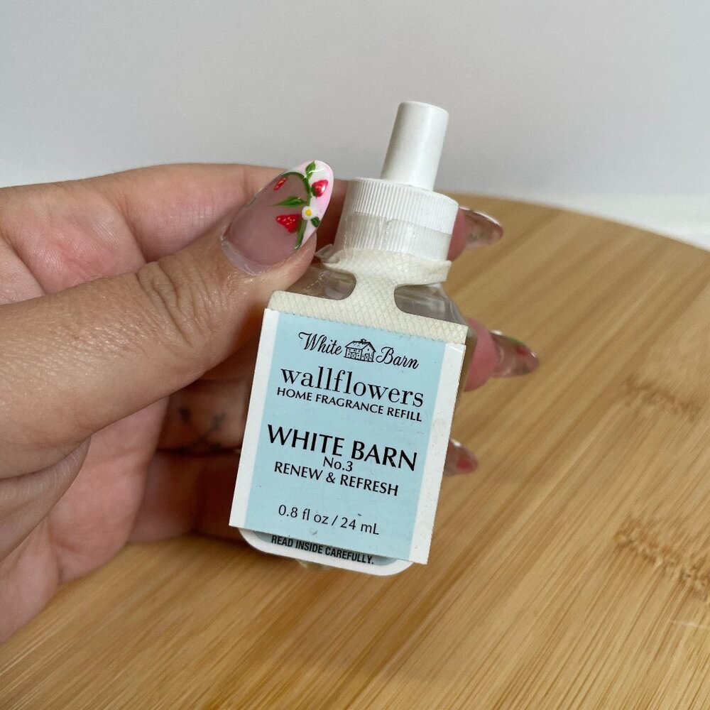 Bath & Body Works White Barn No 3 Renew Refresh Single Wallflower Refill Bulb